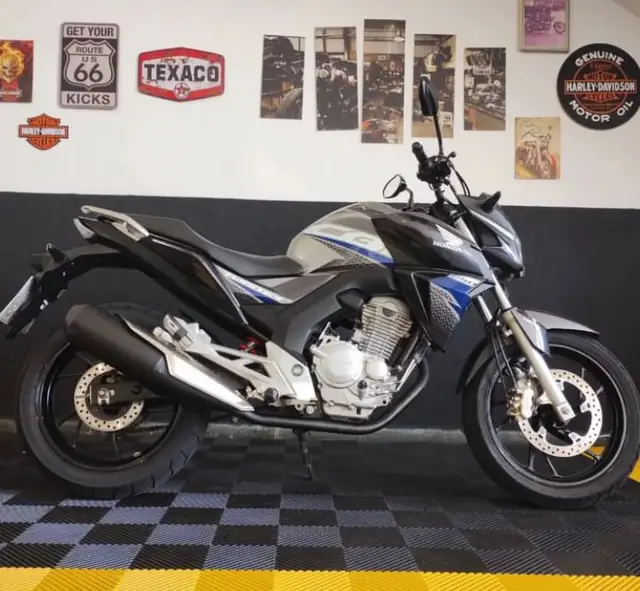 Moto Honda CB 250F Twister 2020 Standard