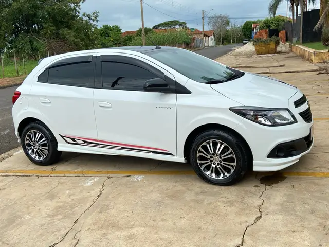 Carro Chevrolet Onix 2015 1.4 Effect SPE/4