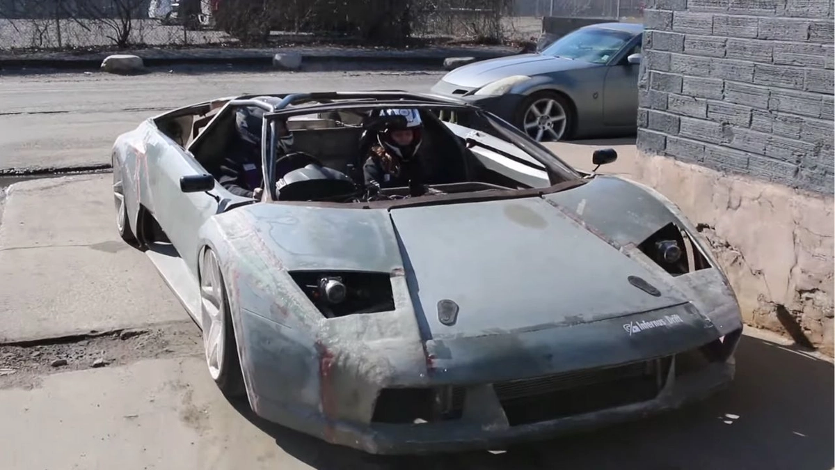 Norte-Americano fã de GTA está trazendo o Infernus do mundo virtual para a vida real