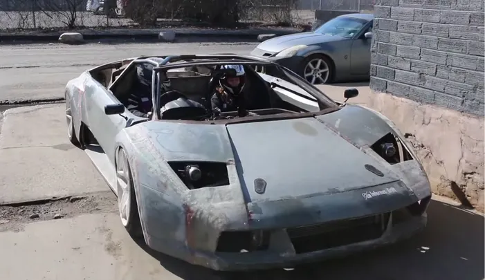Norte-Americano fã de GTA está trazendo o Infernus do mundo virtual para a vida real