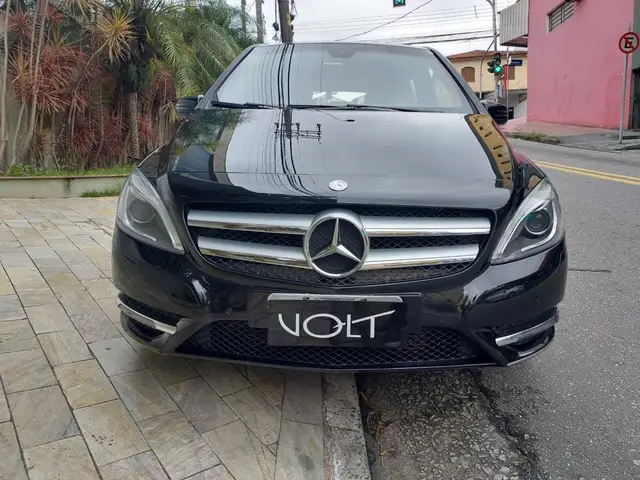 Carro Mercedes-Benz Classe B 2015 200 1.6 Turbo Sport