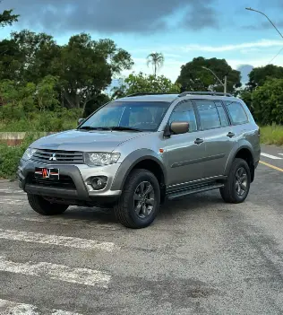 Carro Mitsubishi Pajero 2018 3.2 DI-D Outdoor 4WD (Aut)