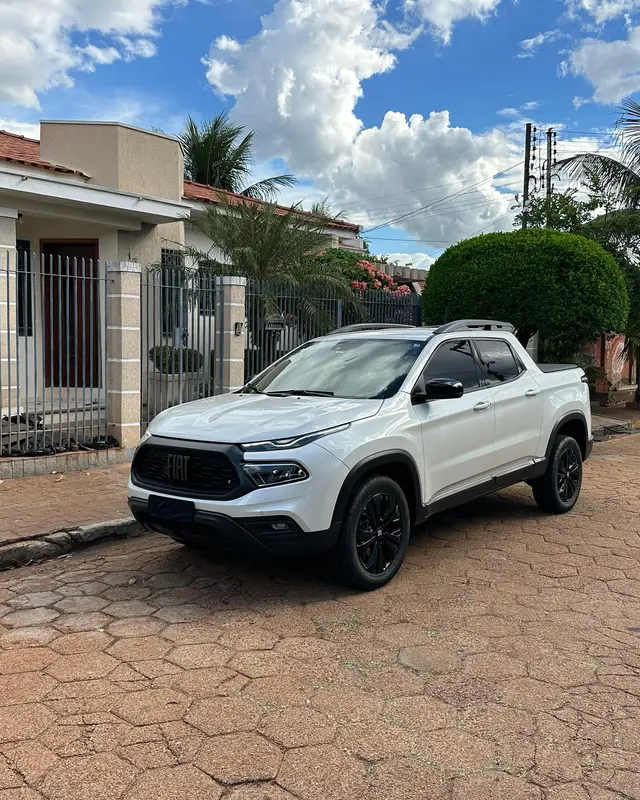 Carro Fiat Toro 2023 Volcano 1.3