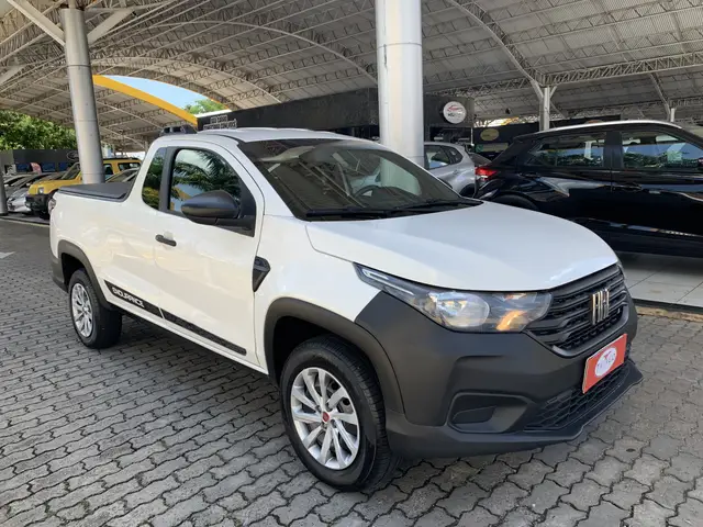 Carro Fiat Strada 2014 Trekking 1.6 16V (Flex) (Cabine Dupla)