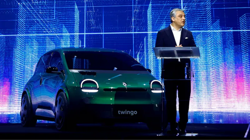 Novo Renault Twingo chega em 2026 e terá preço de BYD Dolphin Mini