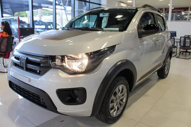 Carro Fiat Mobi 2025 Trekking 1.0