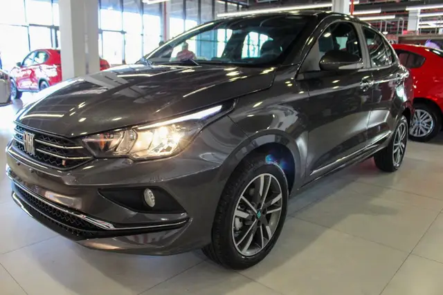 Carro Fiat Cronos 2025 Precision 1.3
