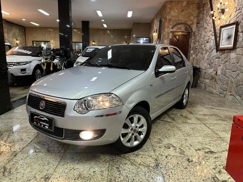 Fiat Siena Essence 1.6 16V (Flex)