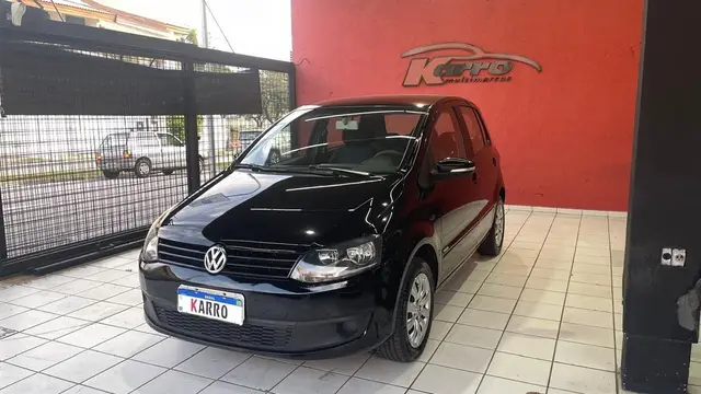 Carro Volkswagen Fox 2014 1.0 TEC (Flex) 4p