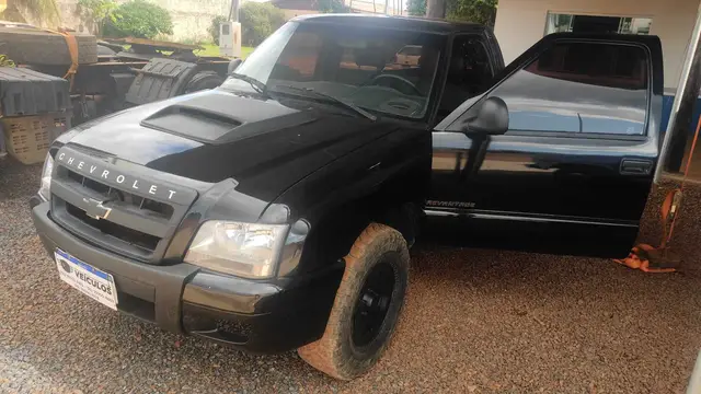 Carro Chevrolet S10 Cabine Simples 2011 S10 Advantage 4x2 2.4 (Flex) (Cab Simples)