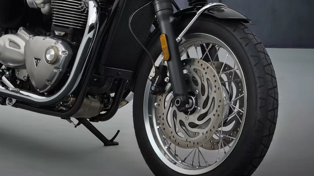 Triumph Bonneville T120 Black