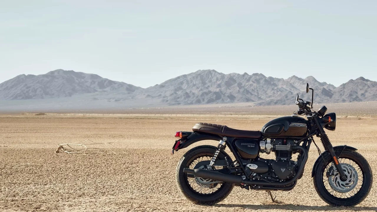 Triumph Bonneville T120 Black