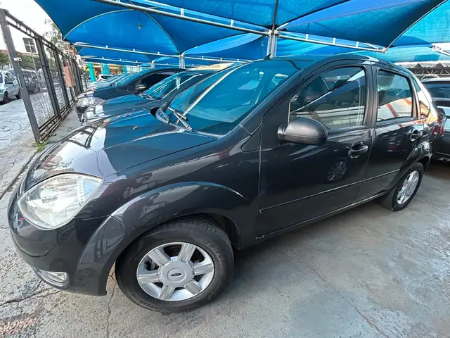 Carro Ford Fiesta Sedan 2005 1.6 (Flex)