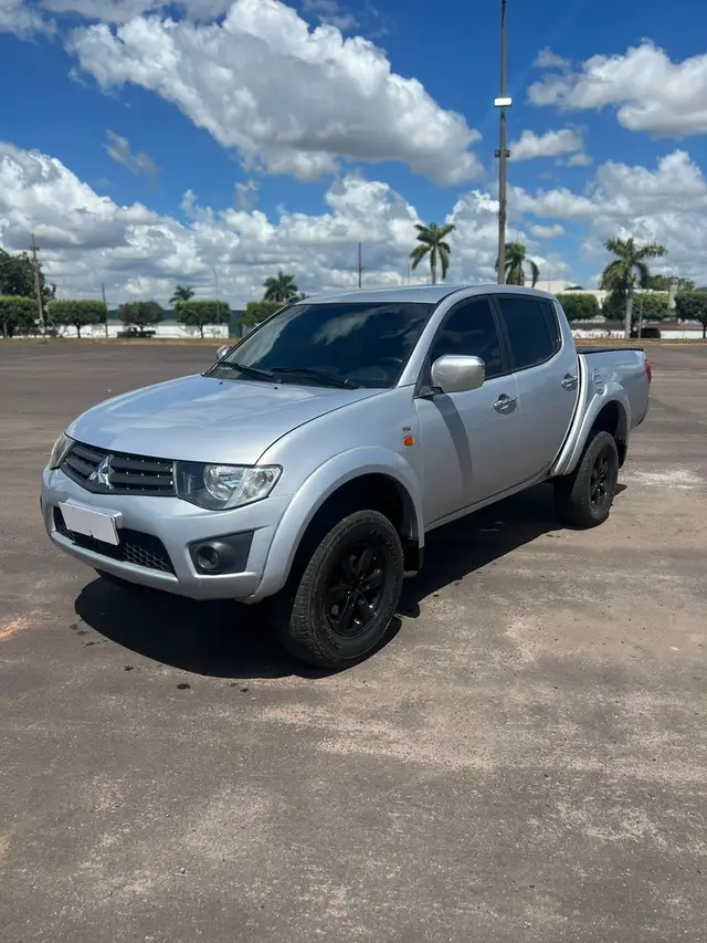 Carro Mitsubishi L200 Triton Sport 2013 2.4 HLS (Flex)