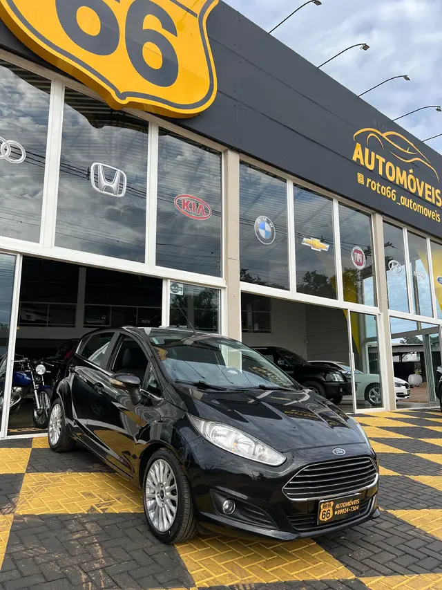 Carro Ford Fiesta Hatch 2016 1.6 (Flex)