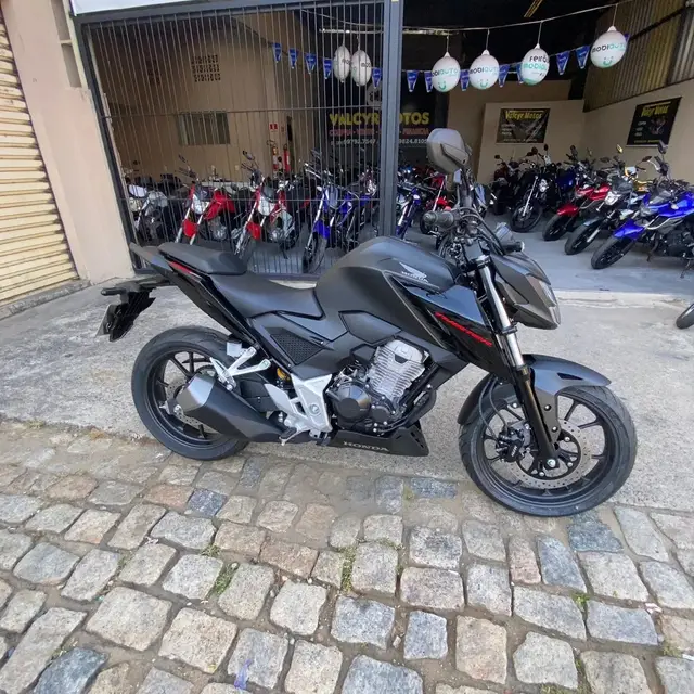 Moto Honda CB 300F Twister 2024 Standard