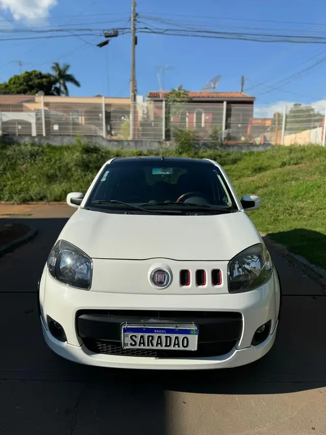 Carro Fiat Uno 2014 Sporting 1.4 8V (Flex) 4p