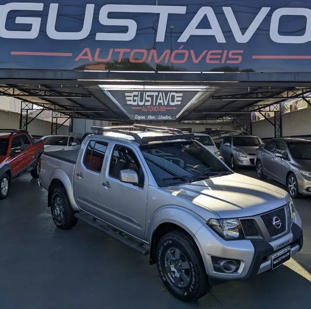 Carro Nissan Frontier 2015 2.5 TD CD 4x4 SV Attack (Aut)