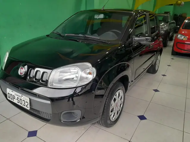 Carro Fiat Uno 2015 Vivace Italia 1.0 8V (Flex) 4p
