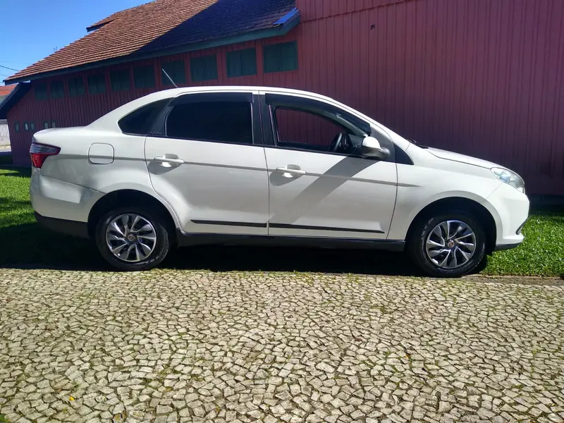 Fiat Grand Siena Attractive 1.0 (Flex)