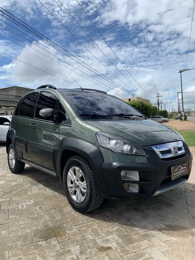 Carro Fiat Idea 2013 Adventure 1.8 16V E.TorQ (Flex)