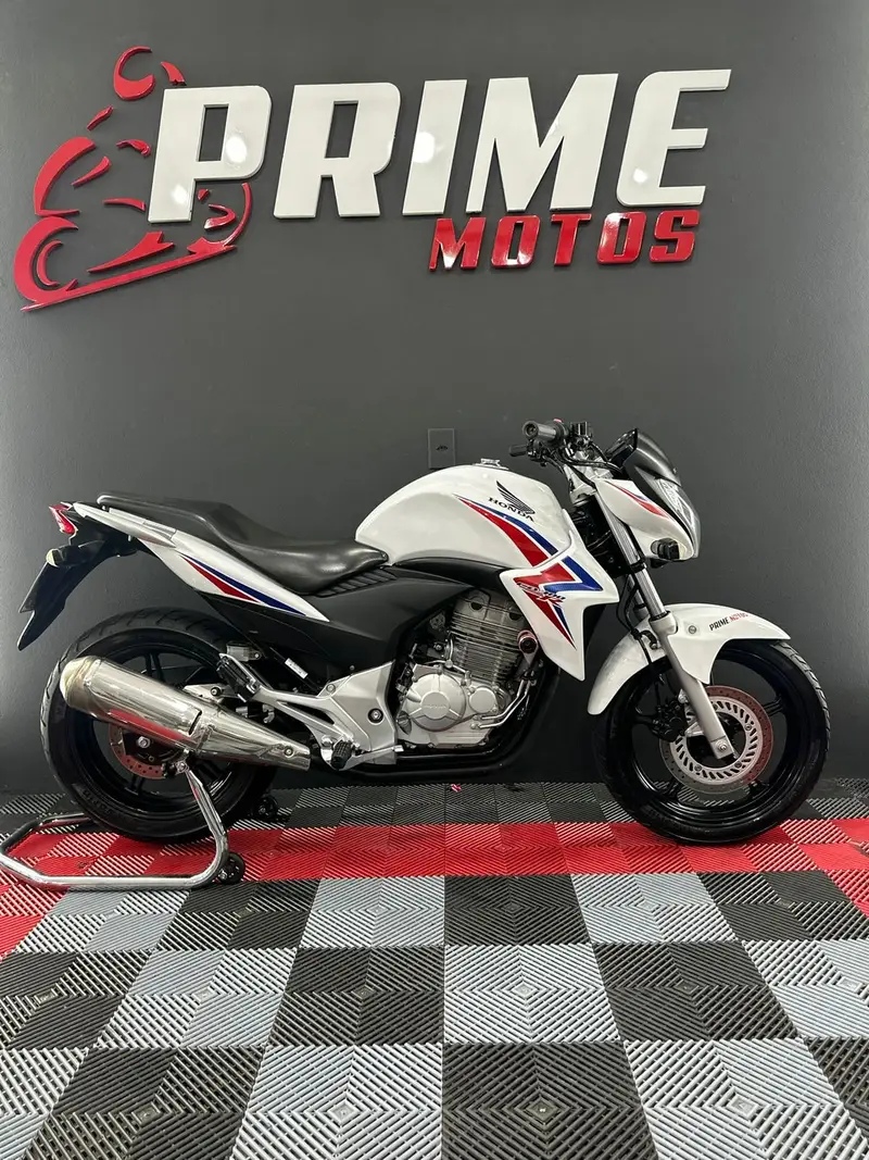 Honda CB 300R Standard