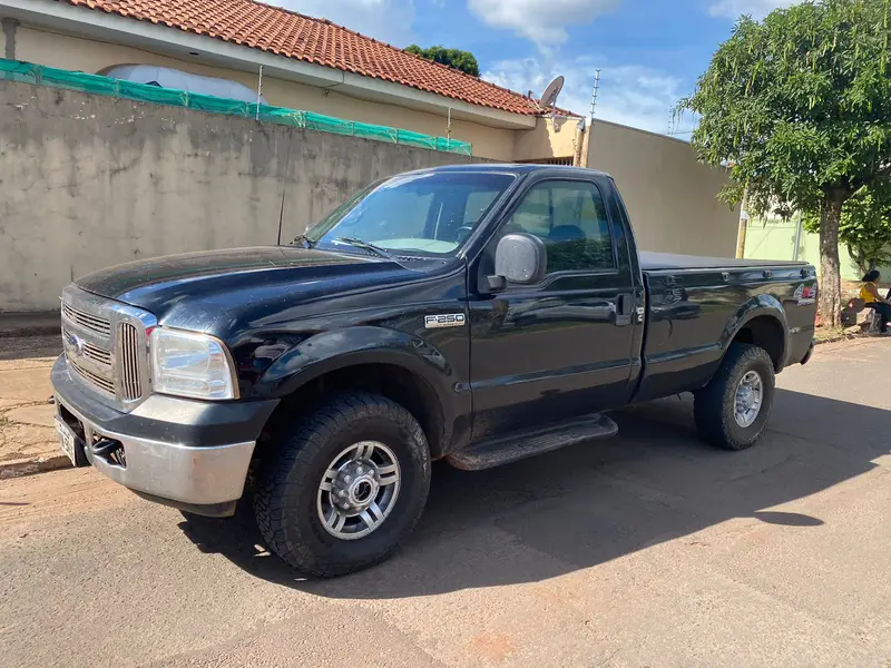 Ford F-250 XLT 4x4 3.9 (Cab Simples)