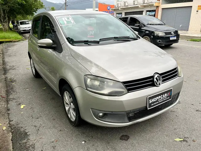Carro Volkswagen Fox 2014 1.6 VHT (Flex)