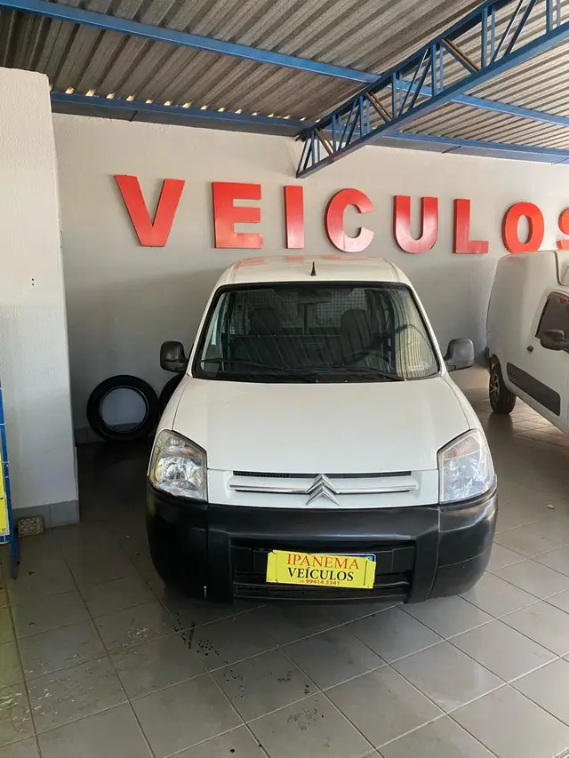 Carro Citroën Berlingo 2018 Furgão 1.6 16V (Flex)