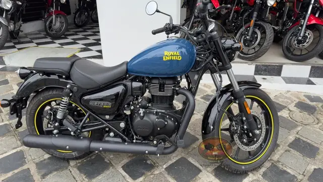 Carro Royal Enfield Meteor 350 2024 Fireball