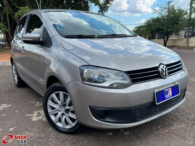Carro Volkswagen Fox 2014 1.6 VHT (Flex)