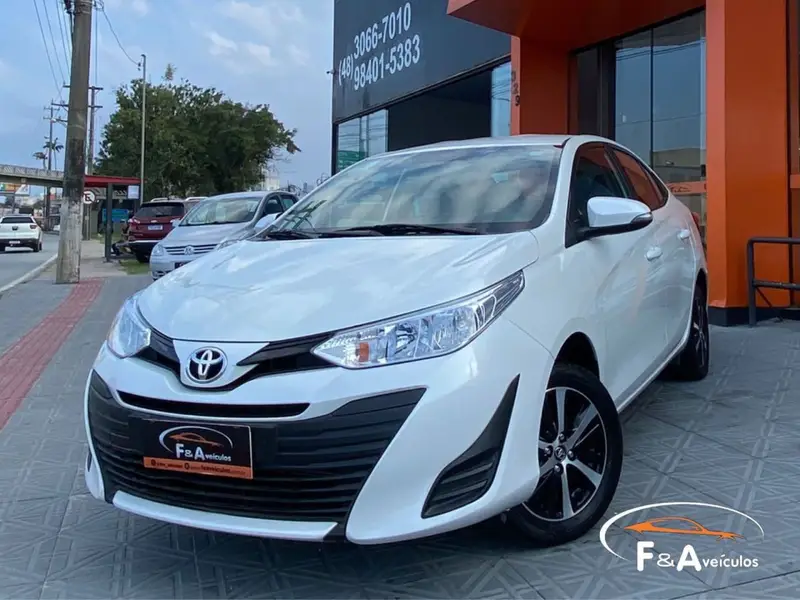 Toyota Yaris 1.5 S CVT (Flex)