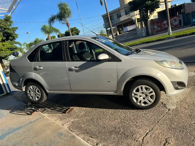Carro Ford Fiesta Sedan 2014 S 1.0 8V Flex 4p