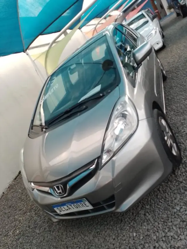 Carro Honda Fit 2013 DX 1.4 (Flex)