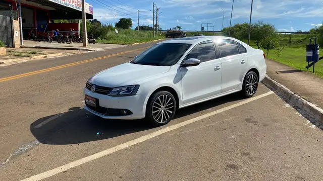 Carro Volkswagen Jetta 2014 2.0 TSI Highline DSG