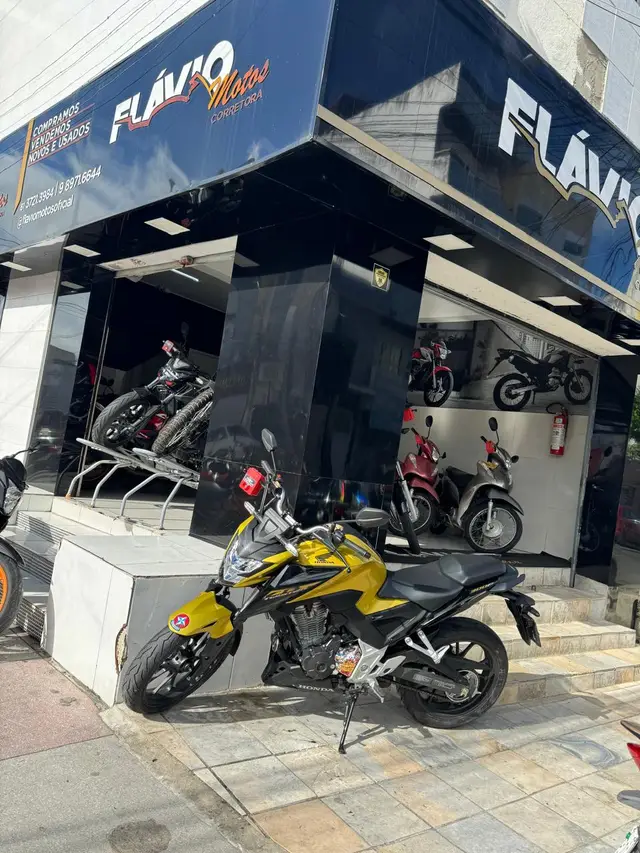 Carro Honda CB 300F Twister 2024 Standard