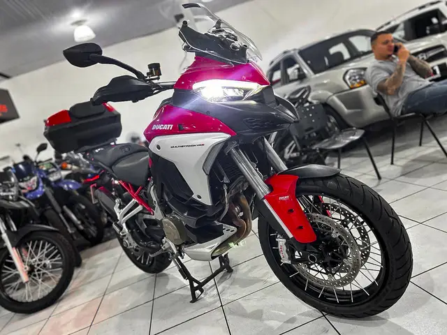 Carro Ducati Multistrada 2022 1160 V4S