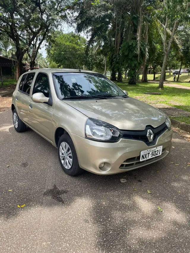 Carro Renault Clio 2015 Hatch. RN 1.0 16V
