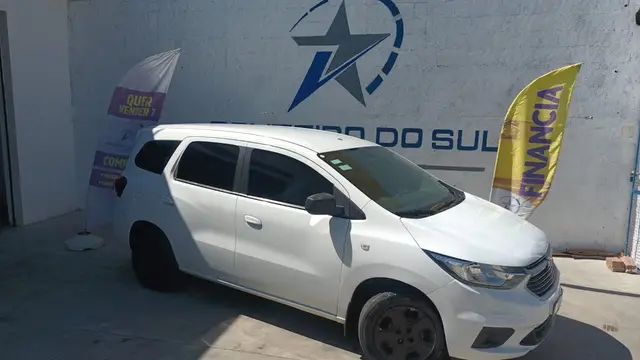 Carro Chevrolet Spin 2020 LS 1.8 5S (Flex)