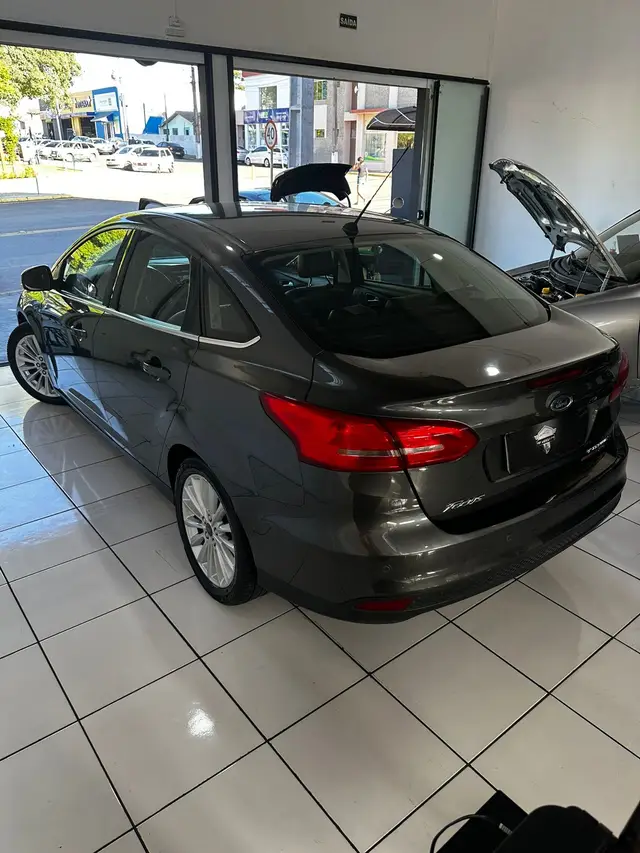 Carro Ford Focus Hatch 2016 Titanium 2.0 PowerShift