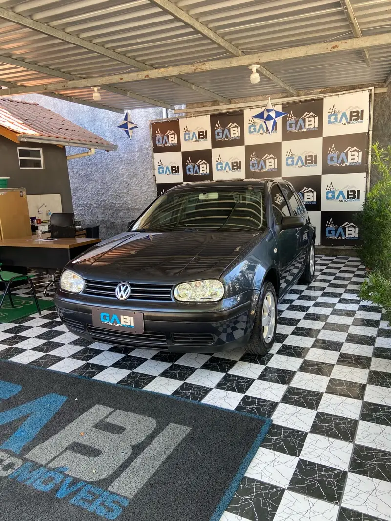 Volkswagen Golf Black&Silver 1.6 MI