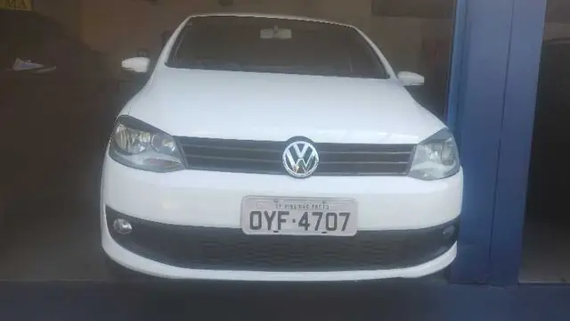 Carro Volkswagen Fox 2014 1.0 TEC (Flex) 4p
