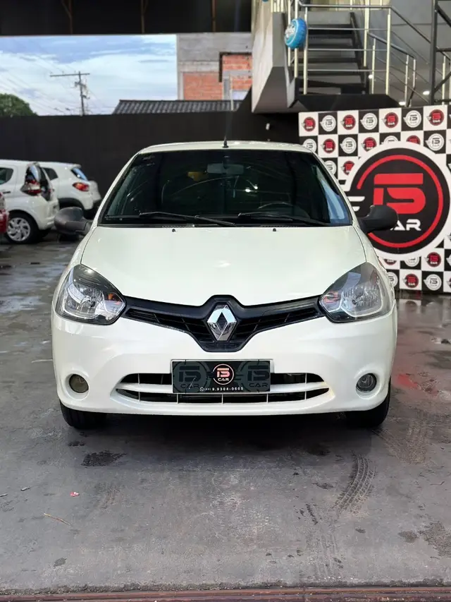 Carro Renault Clio 2015 Hatch. RN 1.0 16V