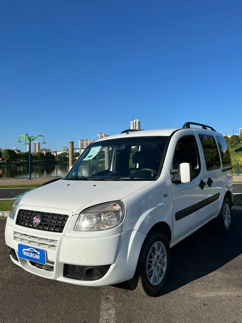 Fiat Doblò Essence 1.8 7L (Flex)