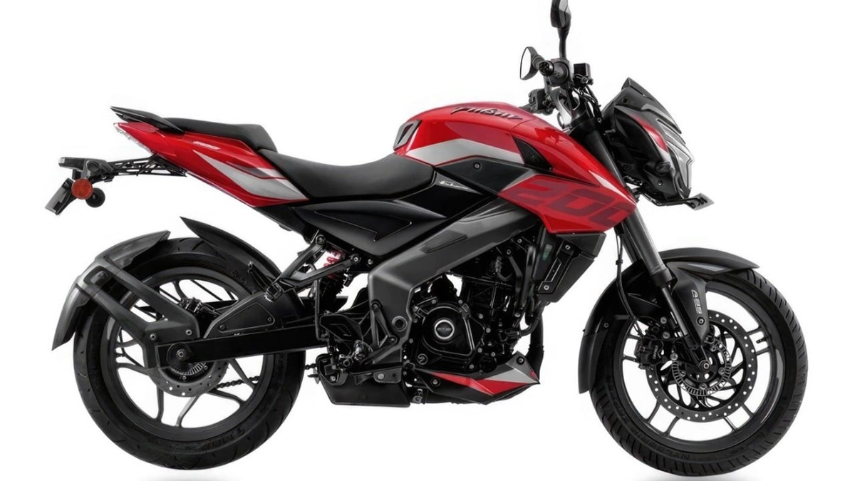 Pulsar NS400 foi vista pouco tempo antes de ser lançada oficialmente na Índia