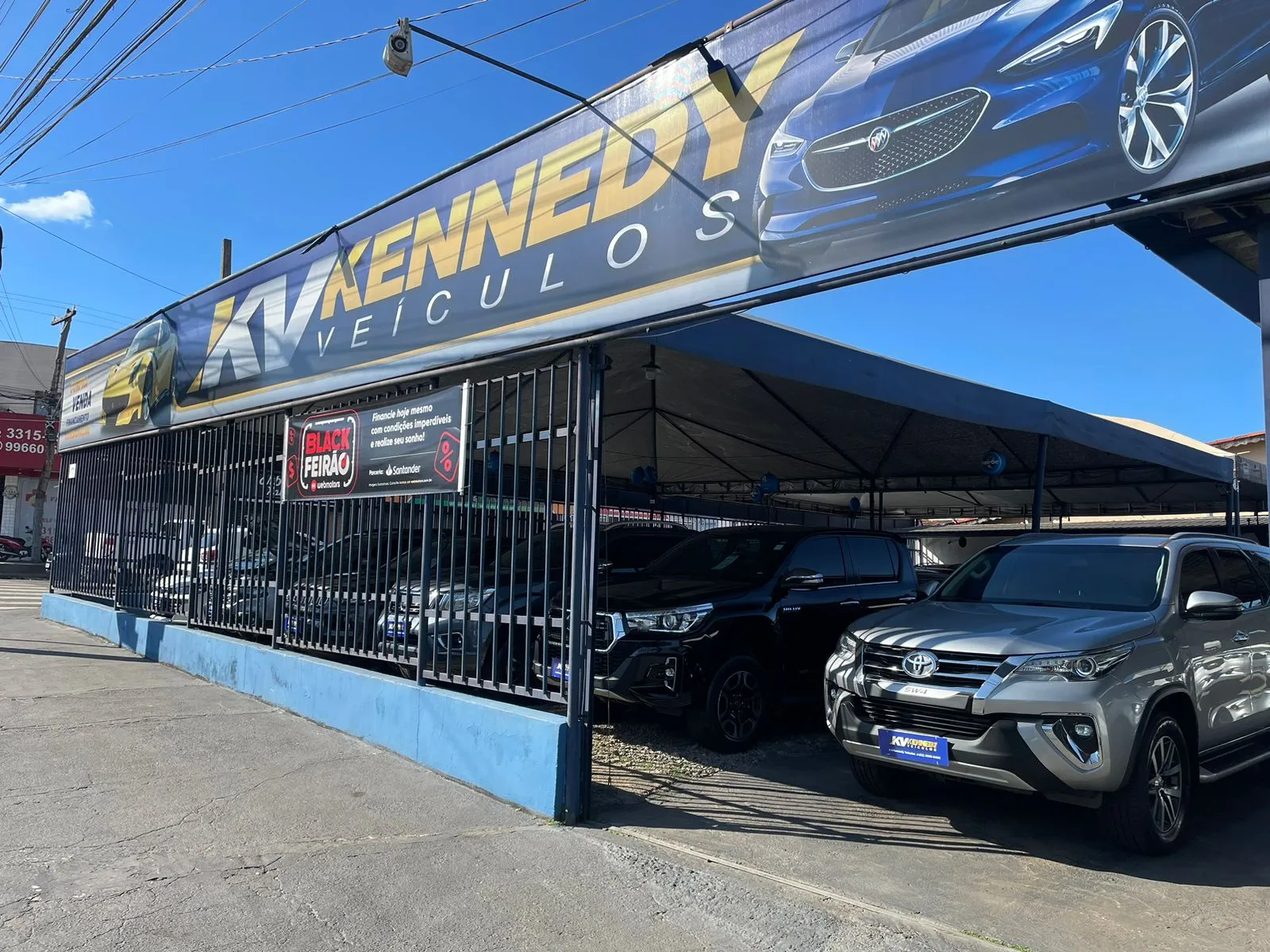 Fachada da loja Veículos à venda em KENNEDY VEICULOS - Anápolis - GO | Mobiauto