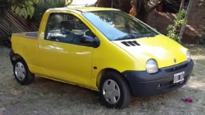 Esse Renault Twingo foi transformado em picape à lá Fiat 147