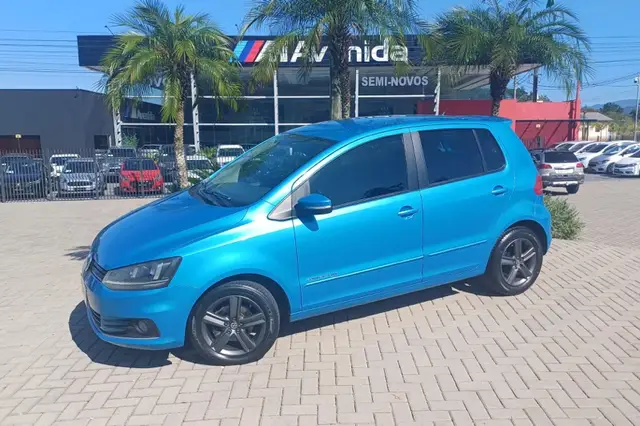 Carro Volkswagen Fox 2015 Comfortline 1.6 MSI (Flex)