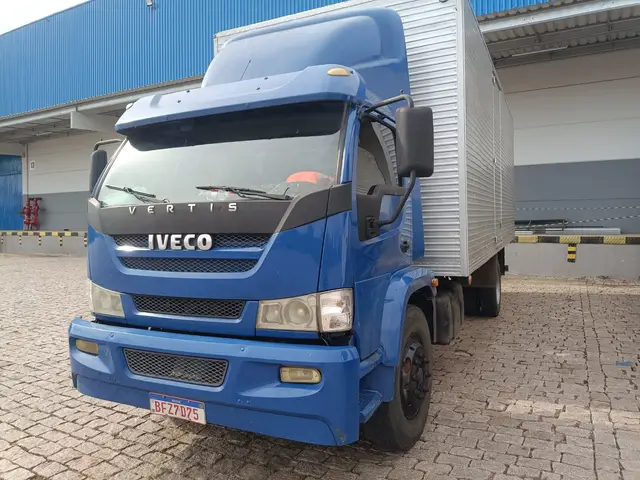 Carro Iveco Vertis 2012 130V18