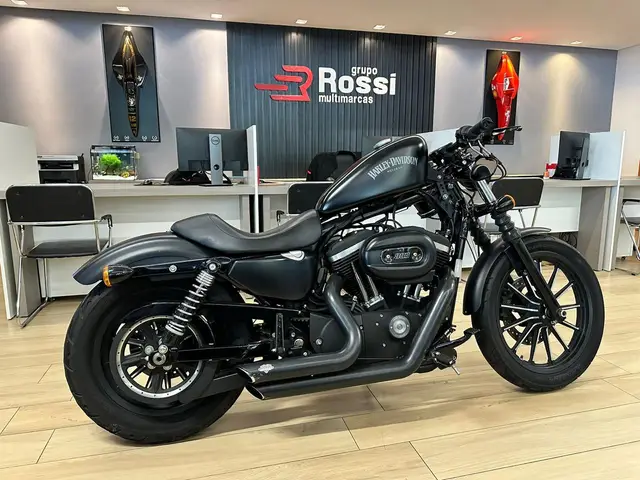 Carro Harley-Davidson Sportster XL 883 2015 Iron